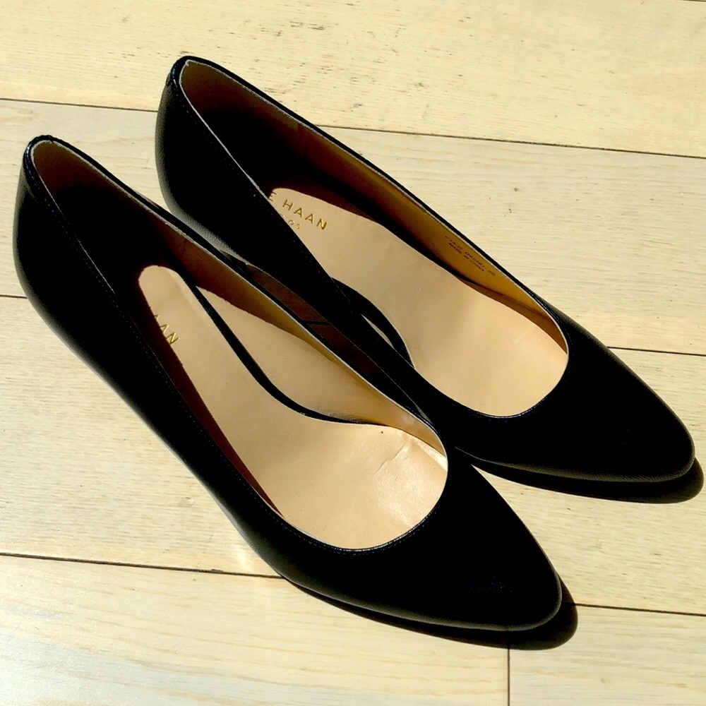 Cole Haan black leather pumps